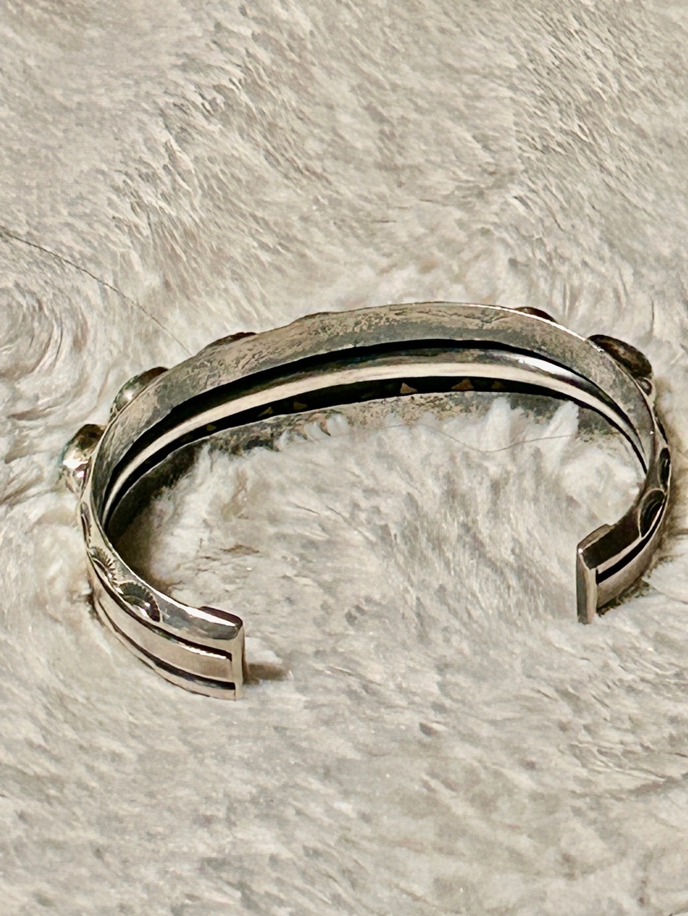 Navajo signed Tsinnie turquoise cuff bracelet - Picture 6 of 15